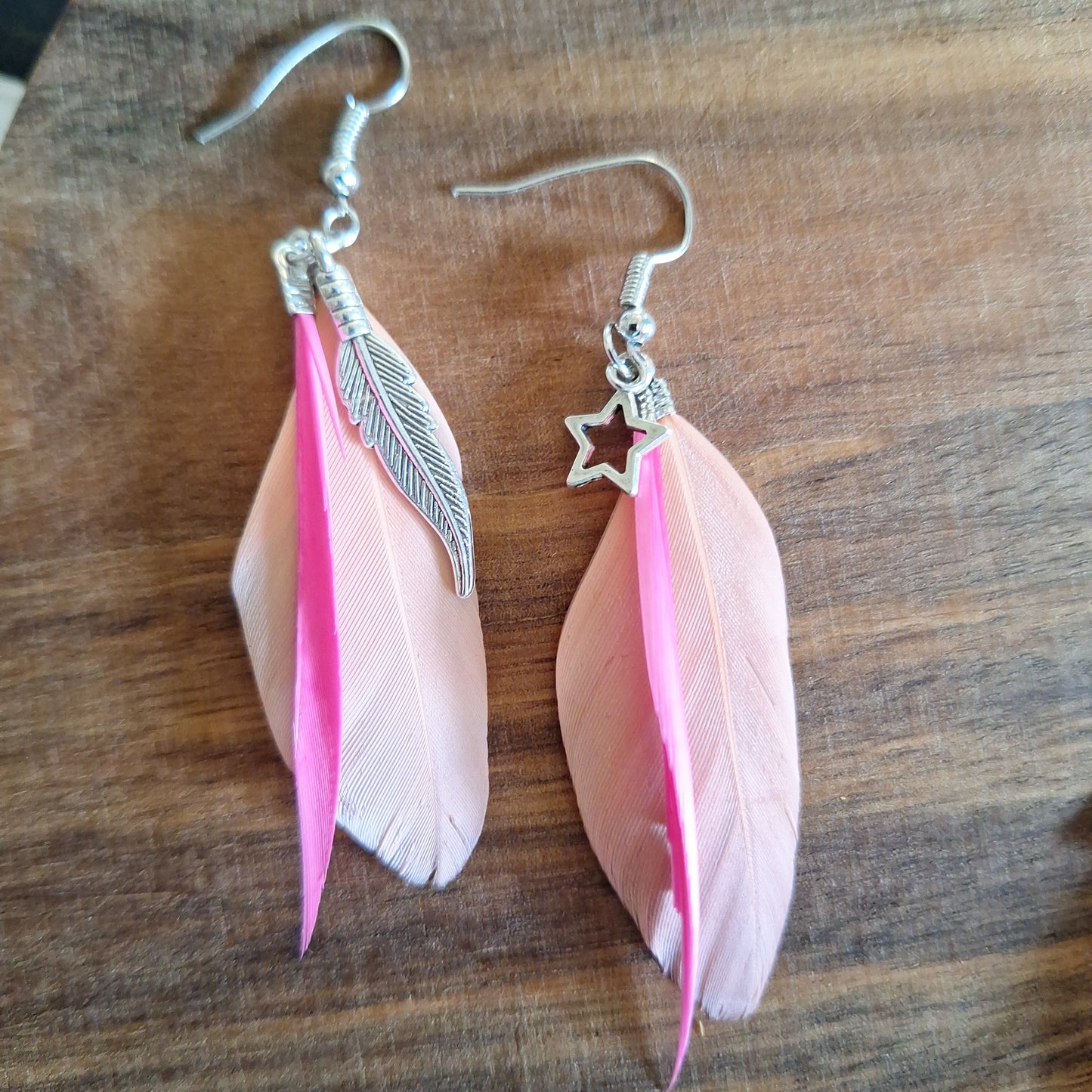 Boucles d'oreilles plumes colorées