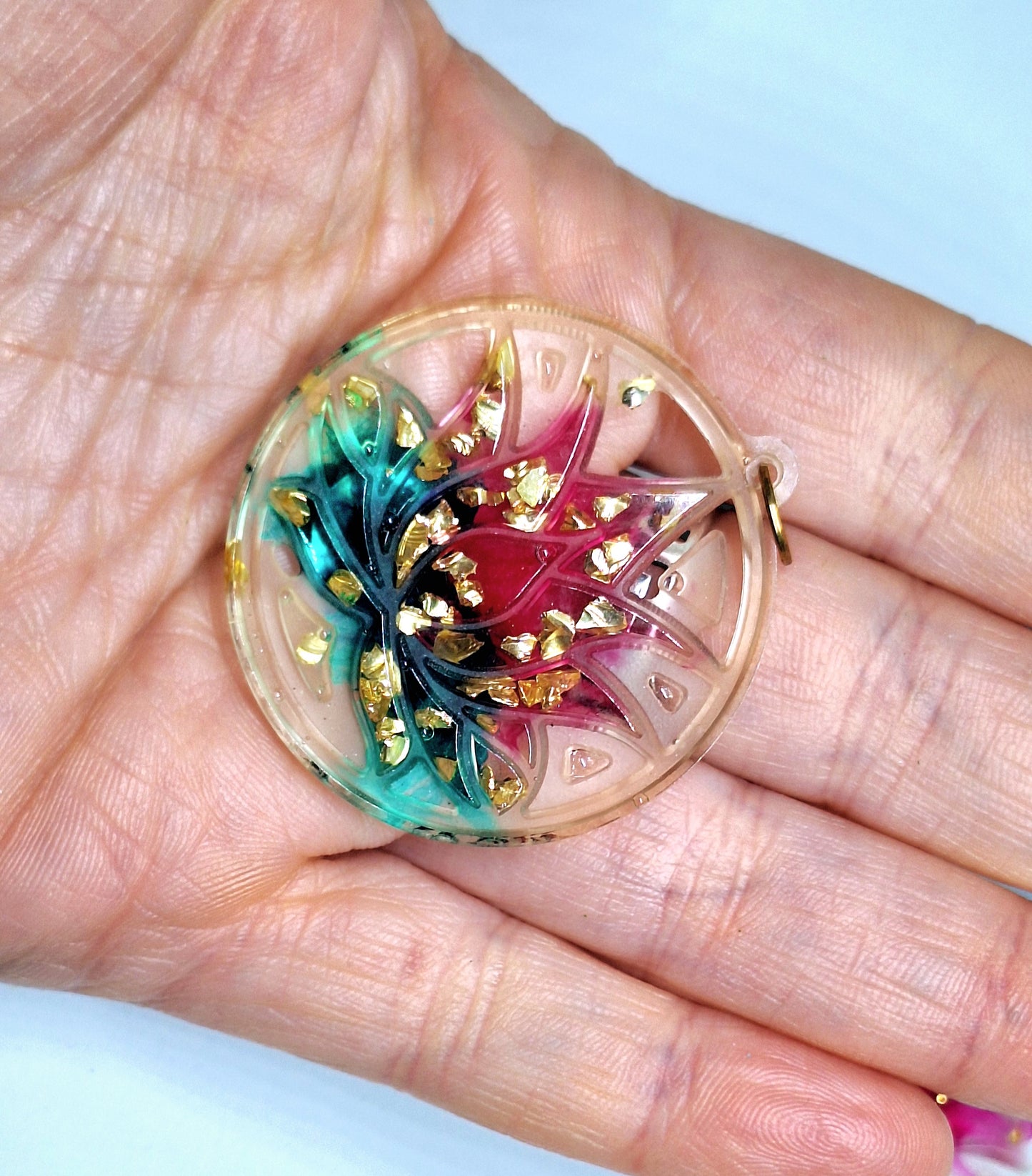 Collier fleur de lotus en résine