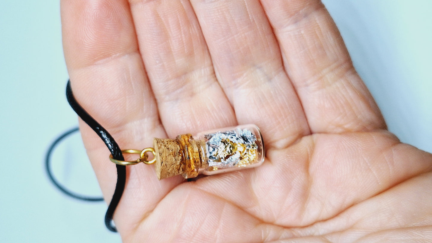 Collier fiole à souhaits cylindriques - métaux
