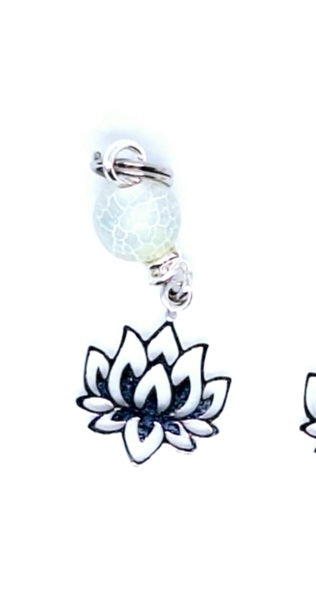 Collier fleur de lotus et pierre
