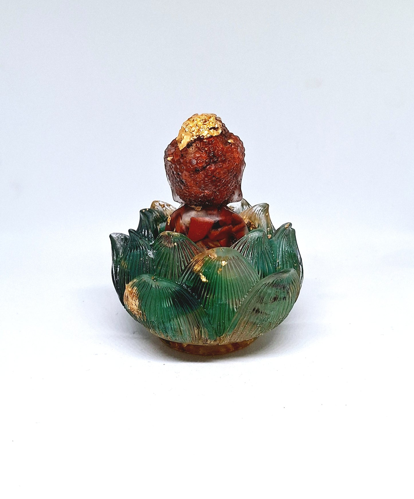 Orgonite Bouddha jaspe rouge dans sa fleur de lotus en agate verte 🪷