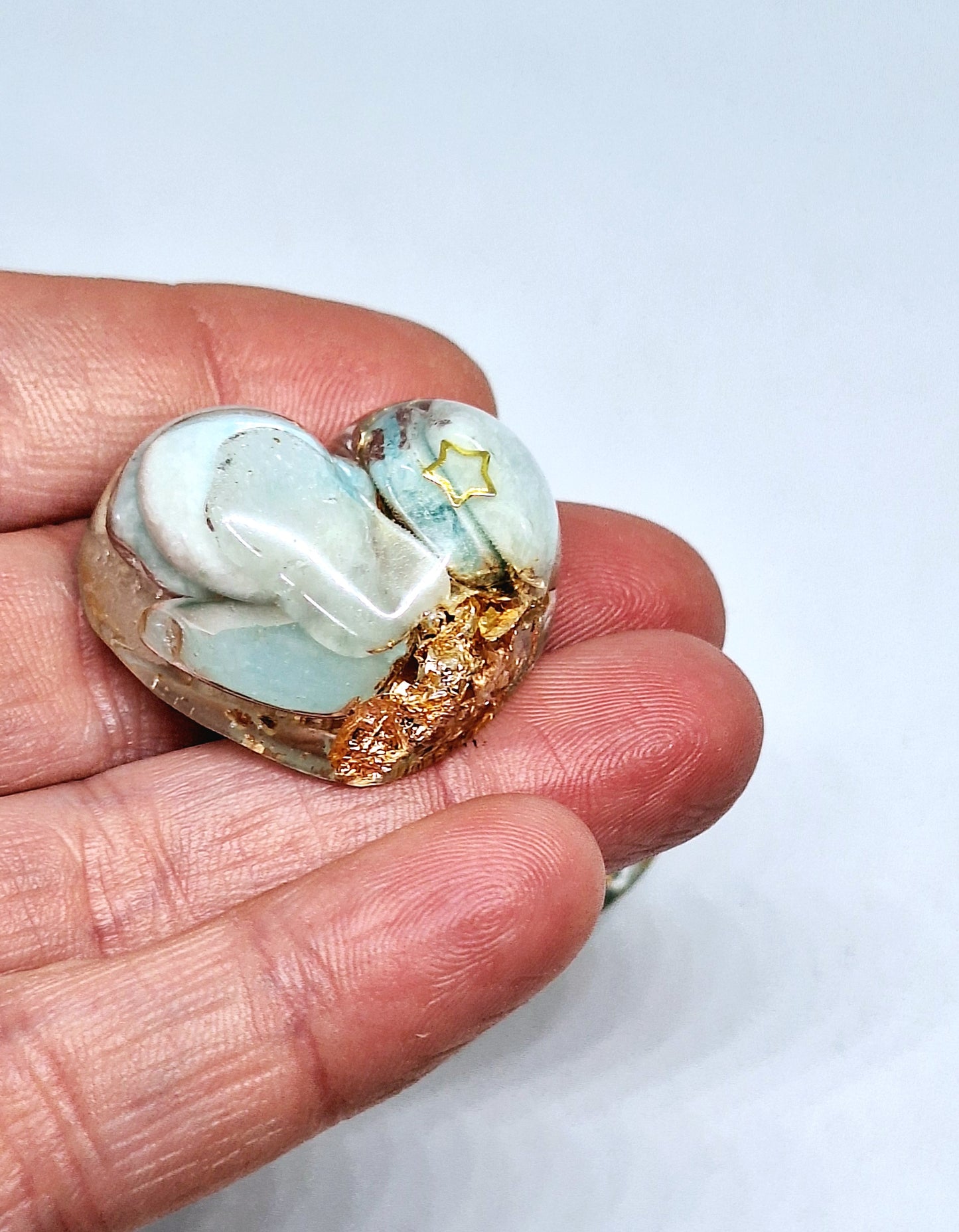 Orgonite Cœur S - Amazonite, or, étoile 🩵