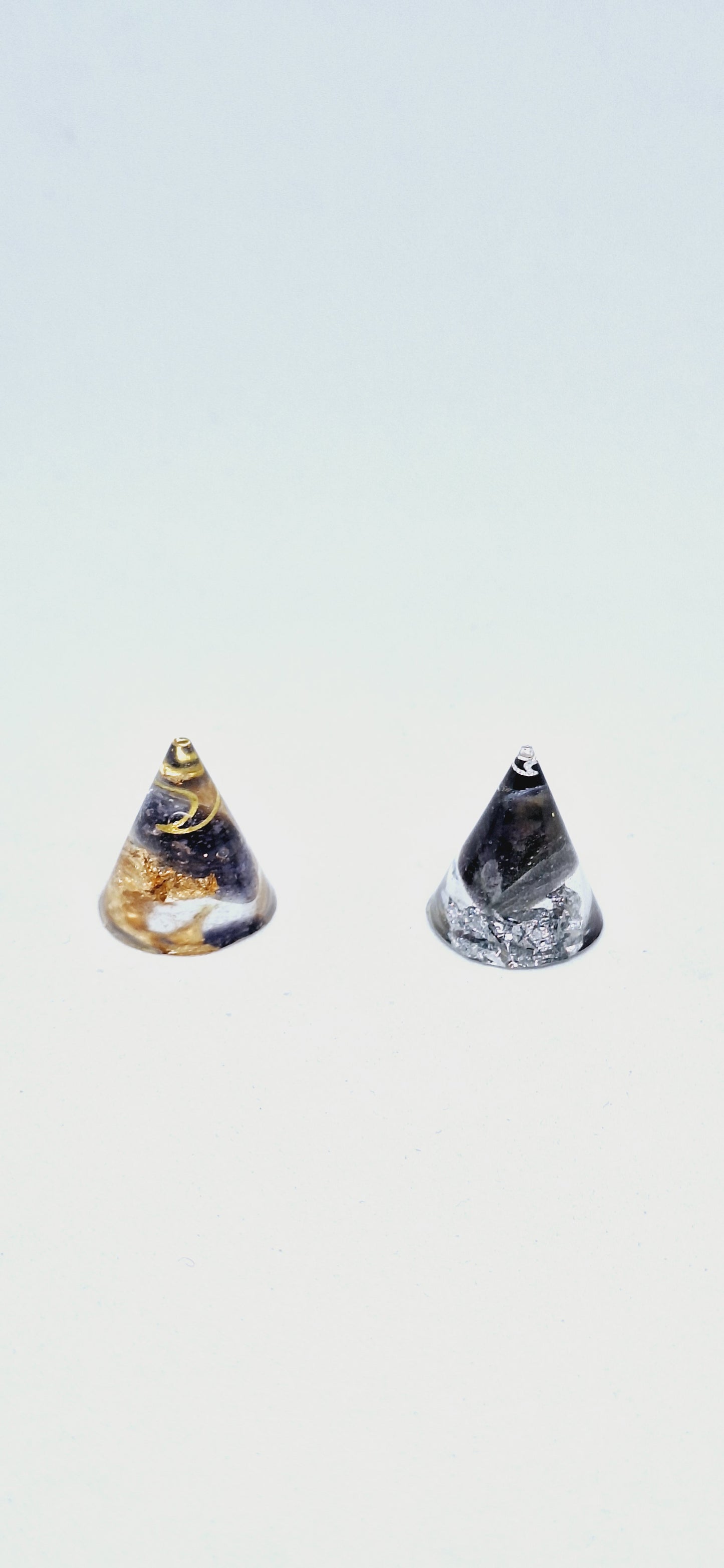 Orgonite cône XS - Améthyste, lune, aluminium ou or
