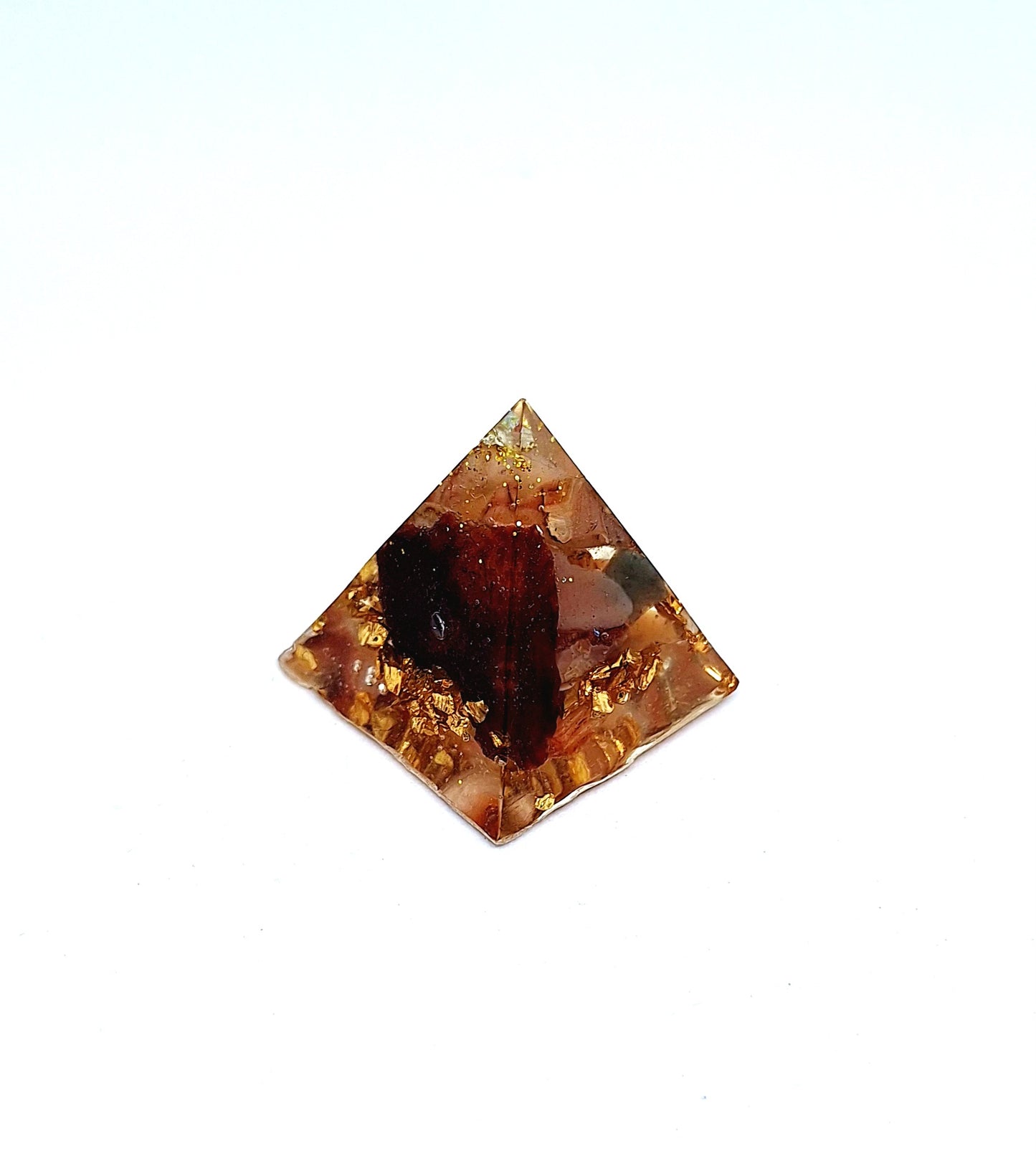 Orgonite pyramide XS - Cornaline, laiton, cœur 🧡
