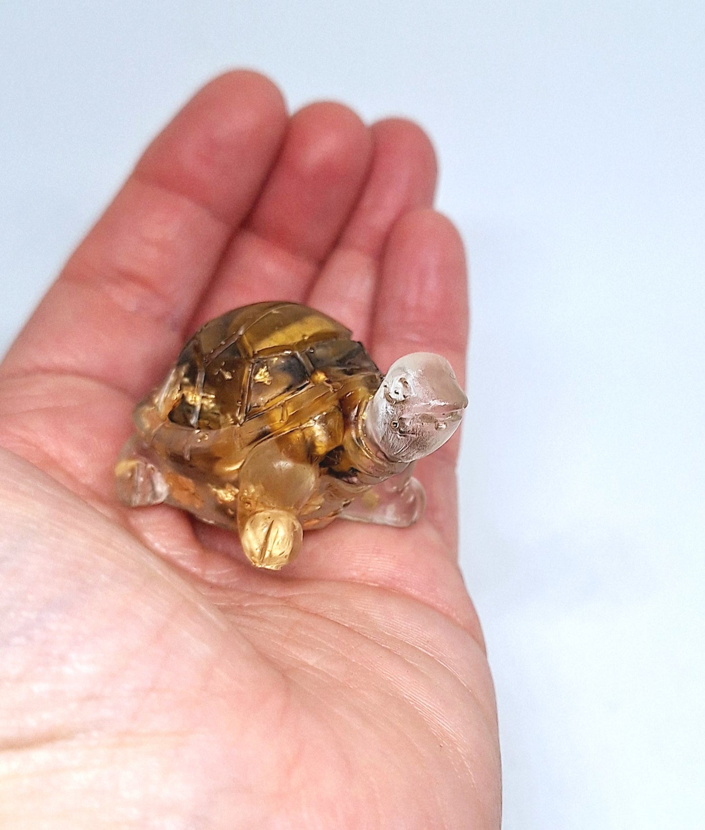 Tortue orgonite Œil de tigre -Or