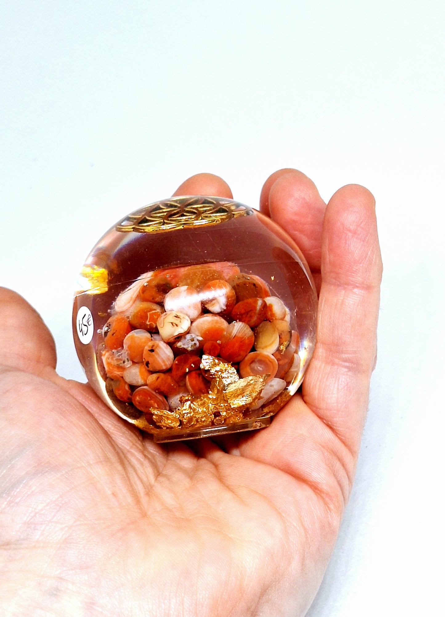 Orgonite Sphère M - Cornaline, graine de vie, or