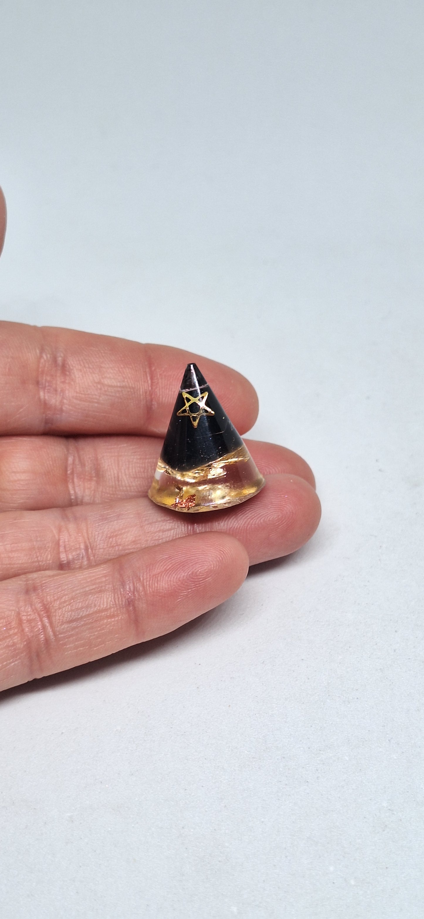 Orgonite cône XS - Obsidienne, lune ou étoile, or