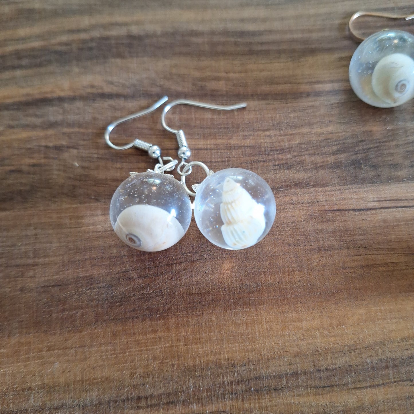 Boucles d'oreilles sphères coquillages