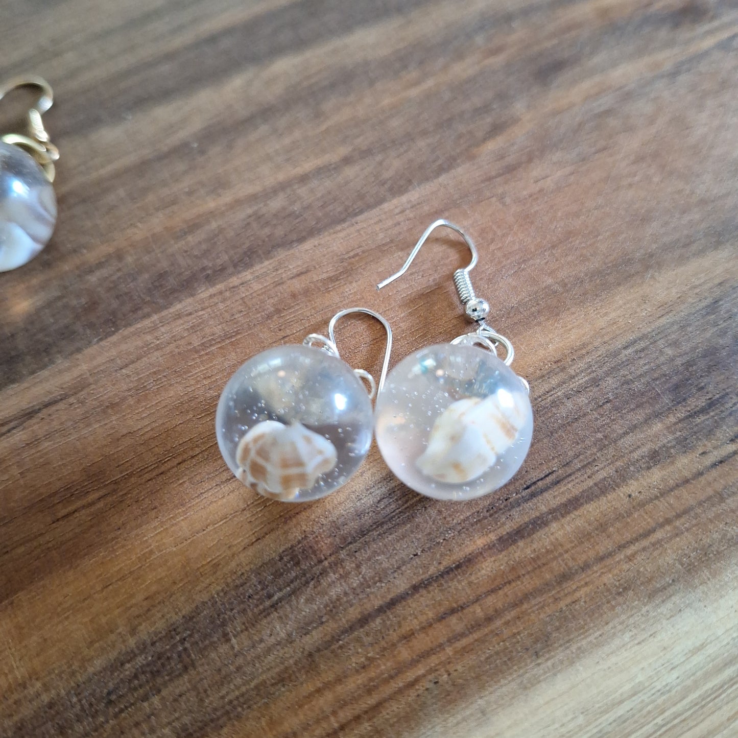 Boucles d'oreilles sphères coquillages