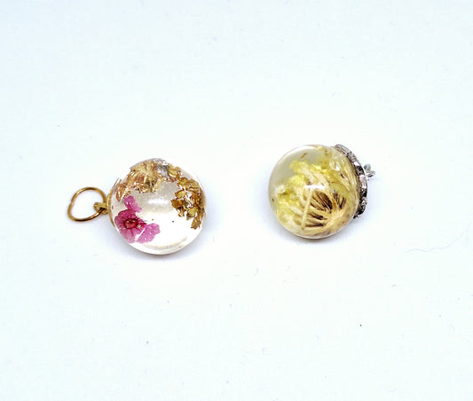 Collier sphère fleurs