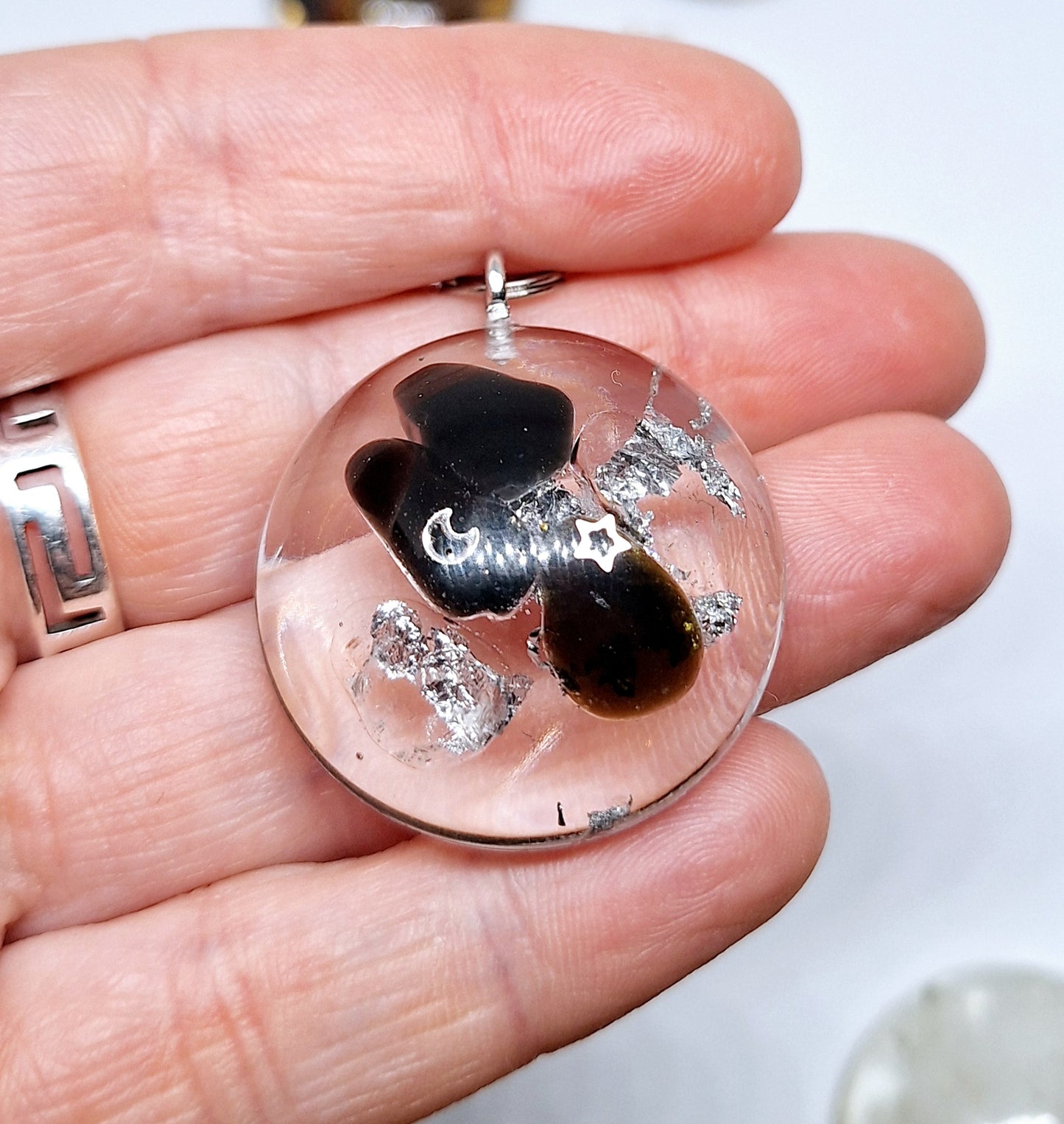 Collier orgonite demi-sphère M