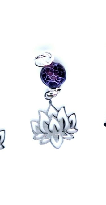 Collier fleur de lotus et pierre