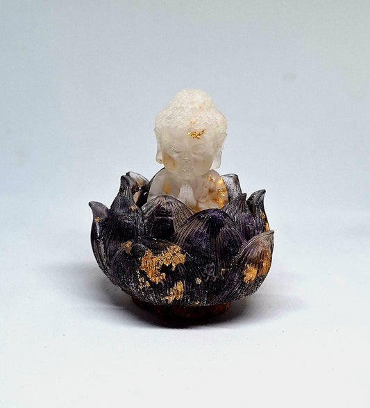 Orgonite Bouddha quartz opaque dans sa fleur de lotus en améthyste 🪷