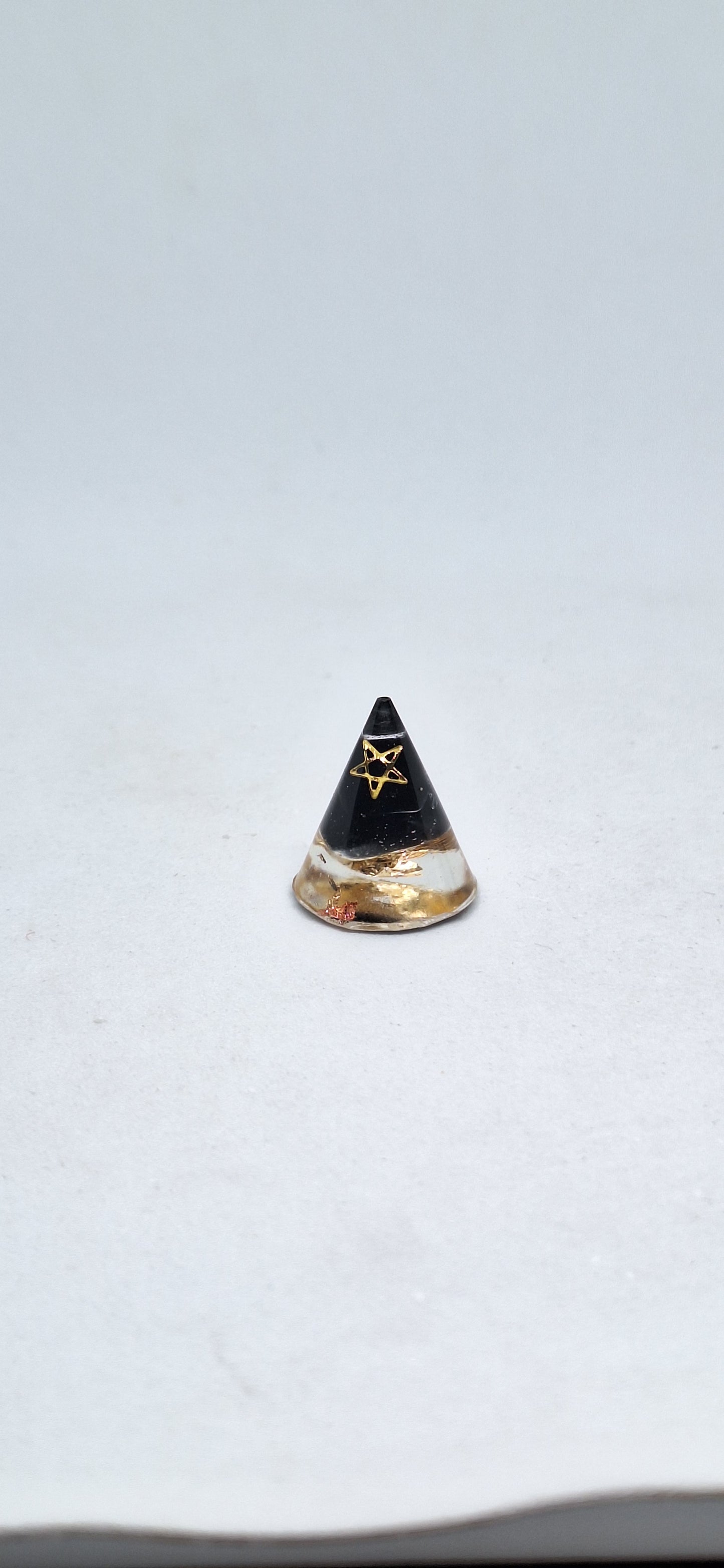 Orgonite cône XS - Obsidienne, lune ou étoile, or
