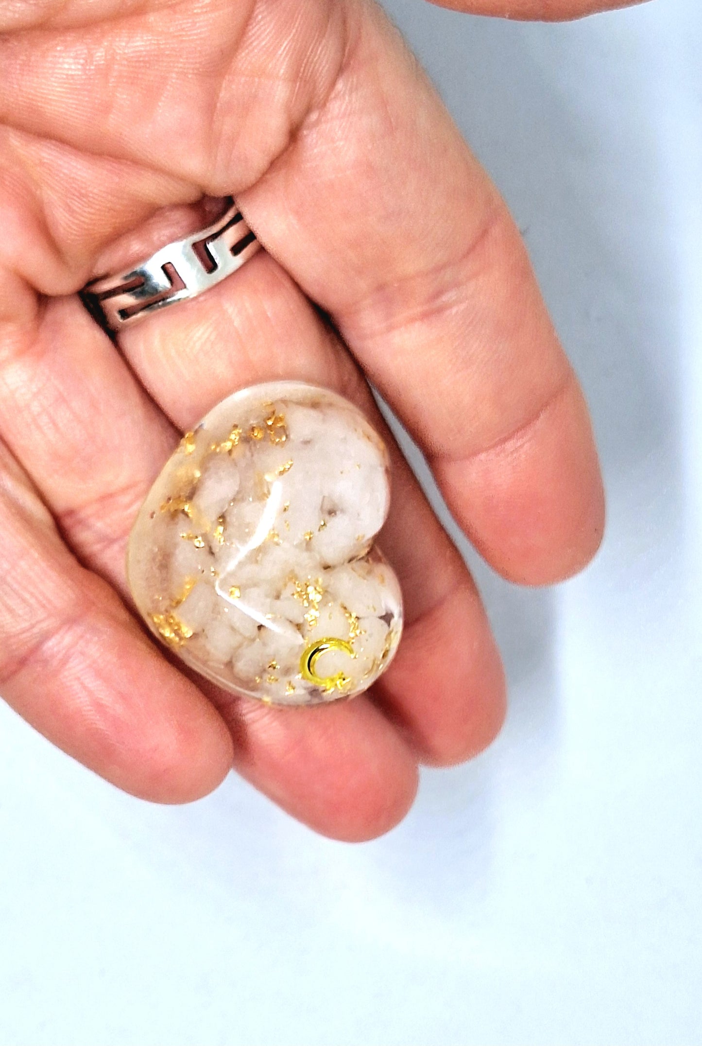 Orgonite Cœur S - Quartz opaque, or, lune 🤍