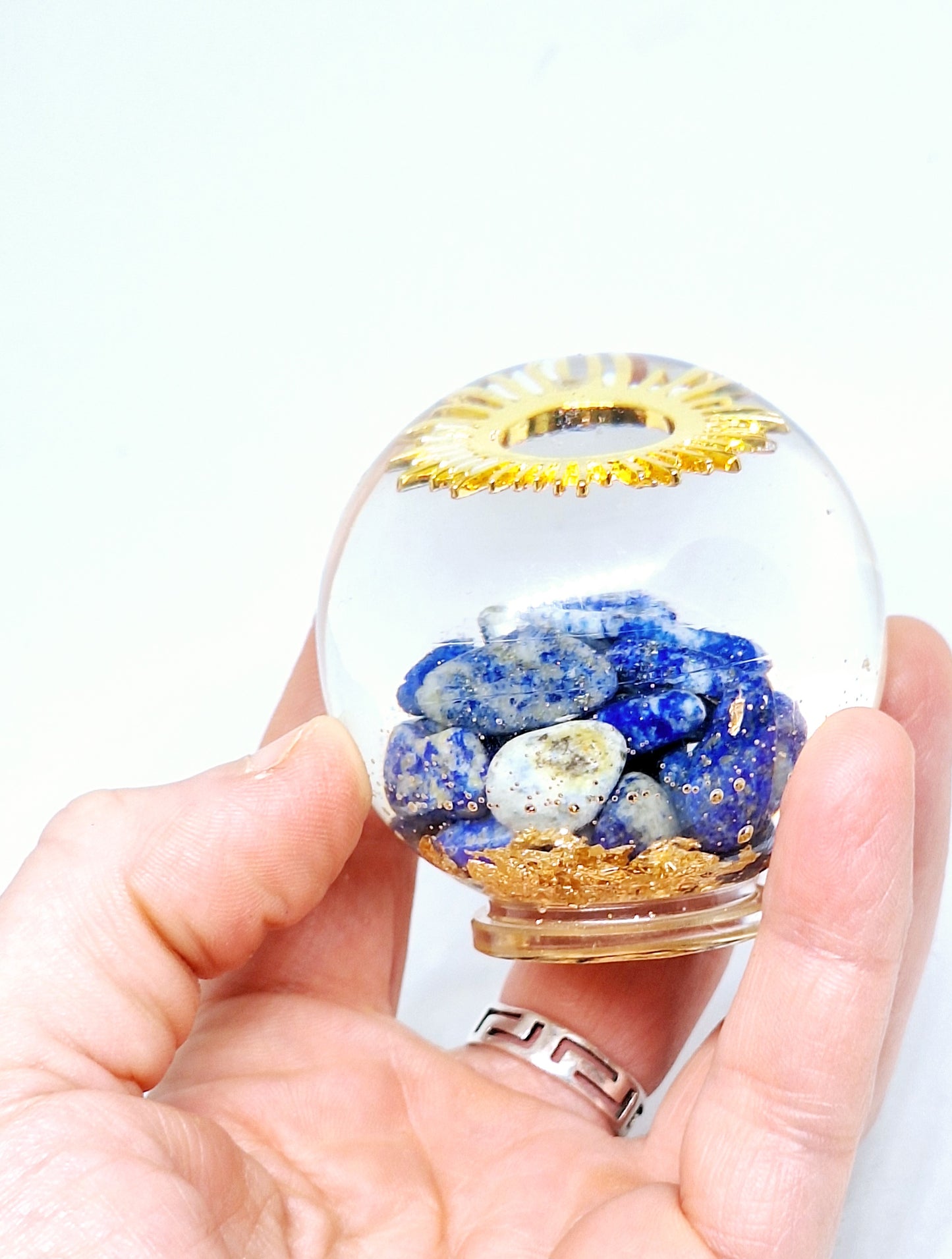 Orgonite Sphère M - Lapis-lazuli, soleil, or