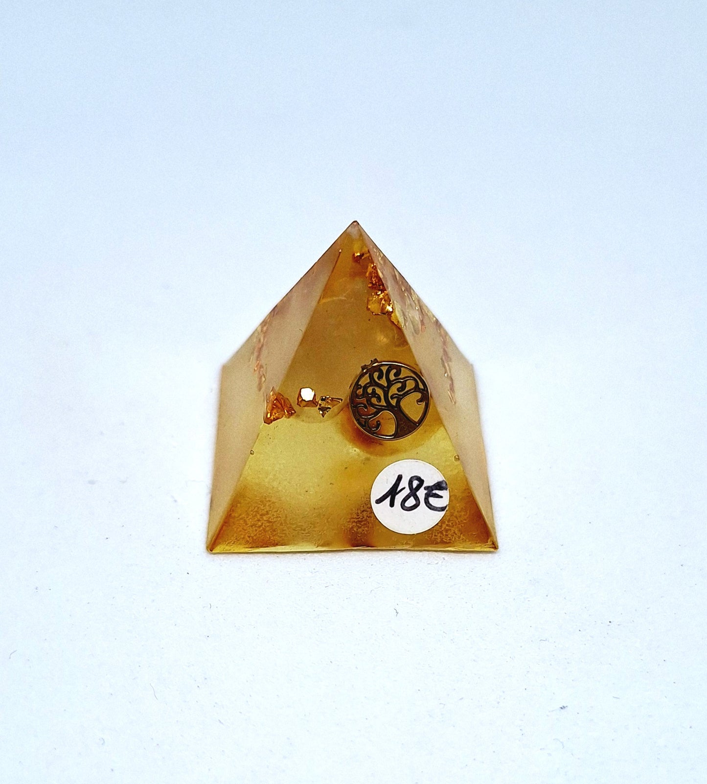 Orgonite pyramide XS - Agate jaune, laiton, arbre de vie 💛