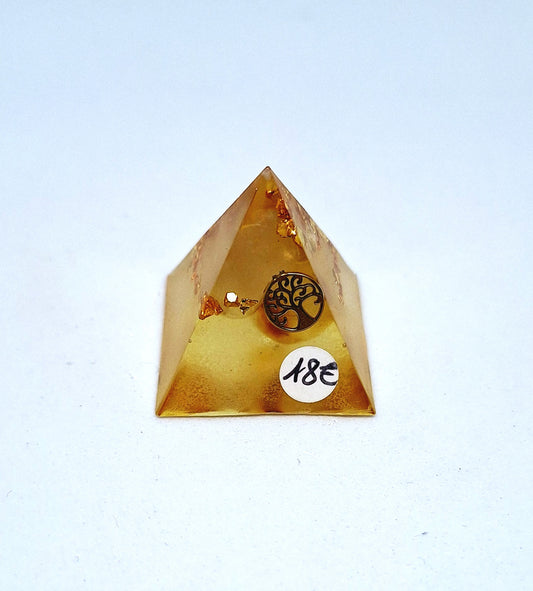 Orgonite pyramide XS - Agate jaune, laiton, arbre de vie 💛