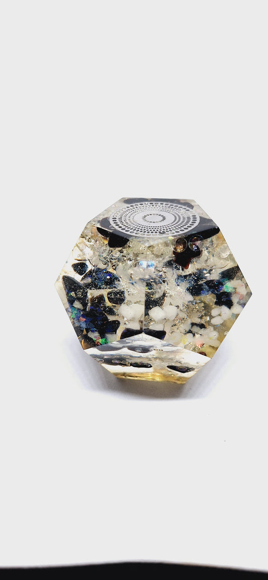 Dodécaèdre Quartz, quartz opaque, obsidienne L