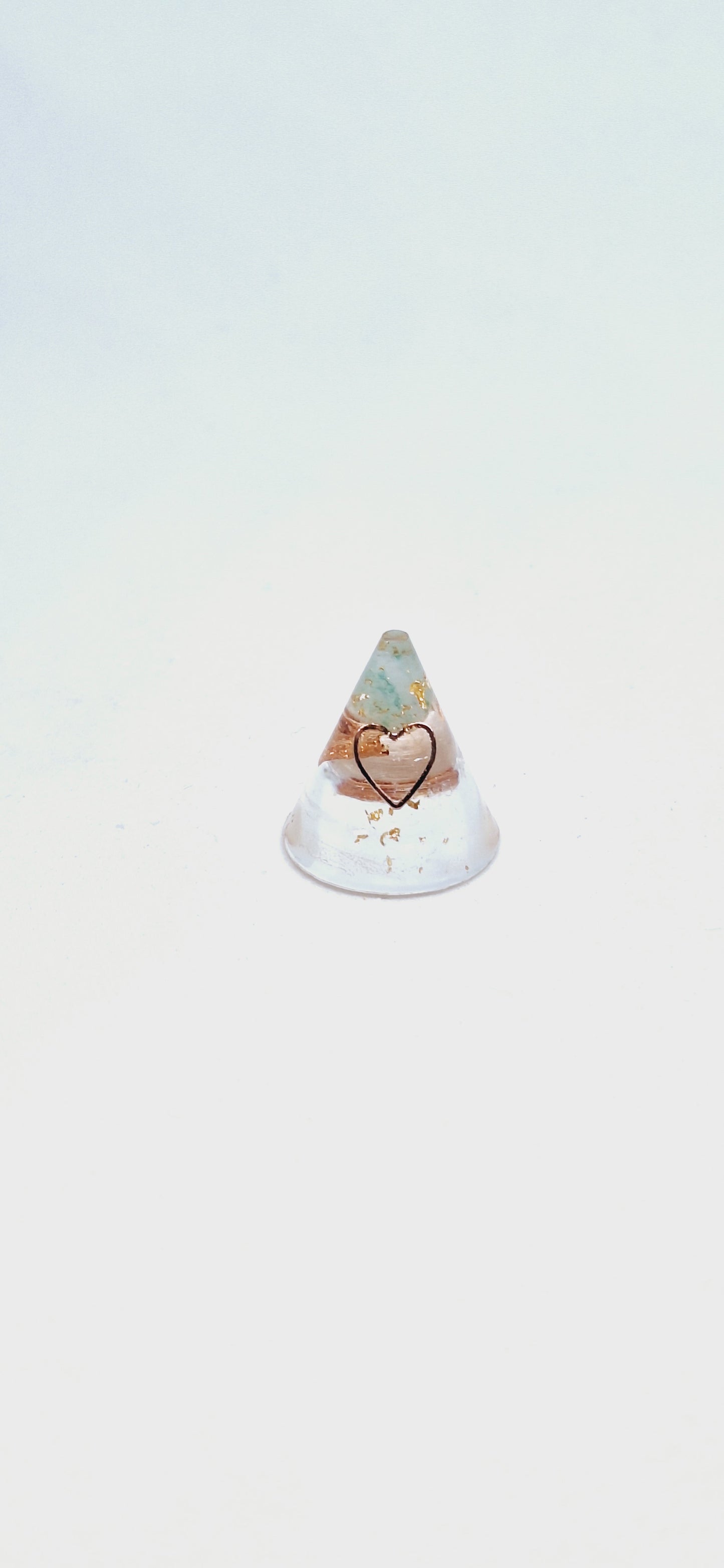 Orgonite cône XS - Apatite, étoile, cœur ou soleil, or ou cuivre