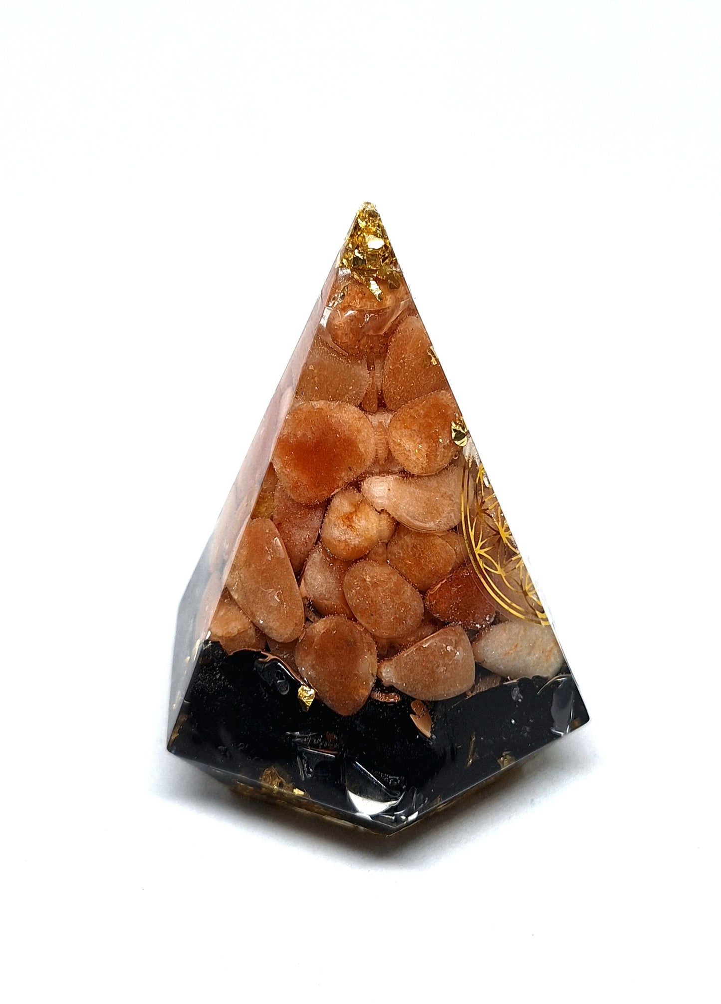 Orgonite - Pyramide pentagonale L, fleur de vie, aventurine orange et obsidienne, aluminium doré