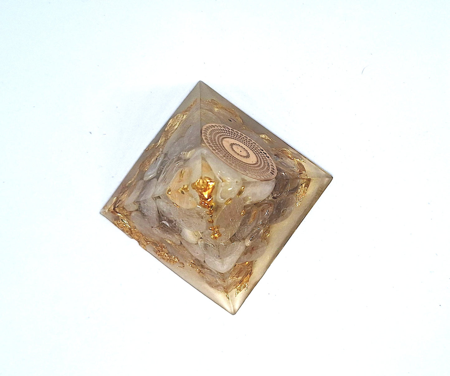 Orgonite pyramide L - Quartz rutile, or, mandala 💛