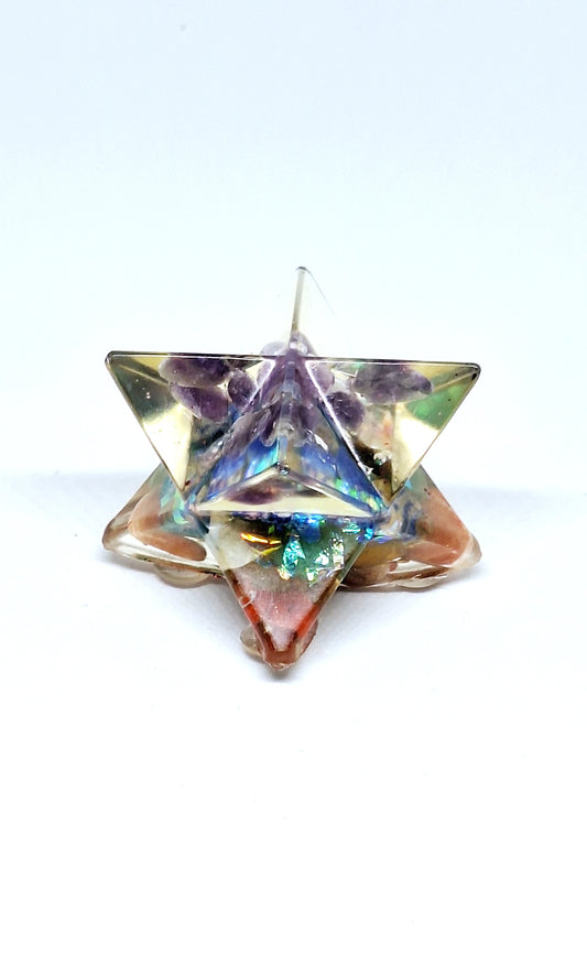 Orgonite de rééquilibrage global et d'harmonisation des chakras - Merkaba M, or