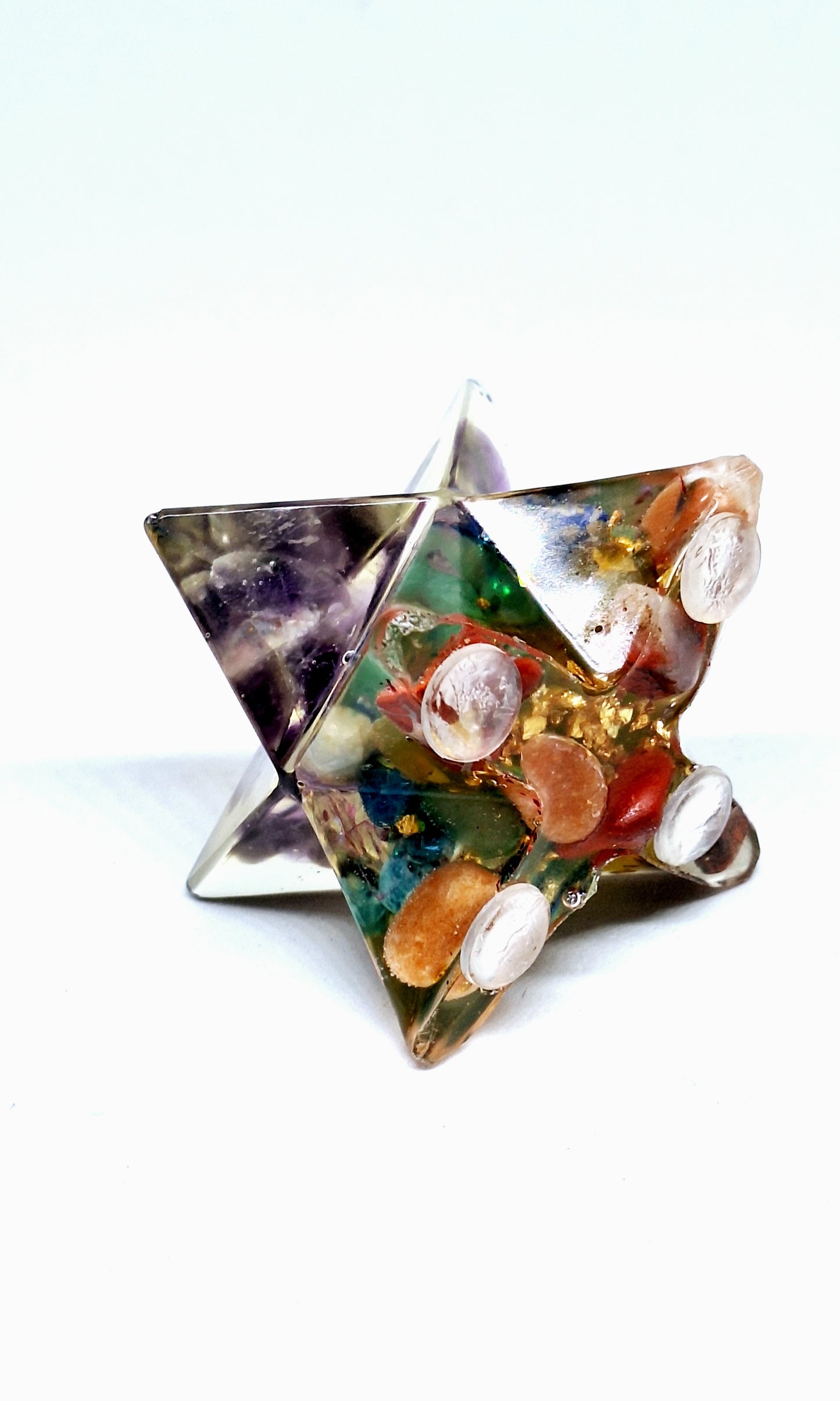 Orgonite de rééquilibrage global et d'harmonisation des chakras - Merkaba M, or
