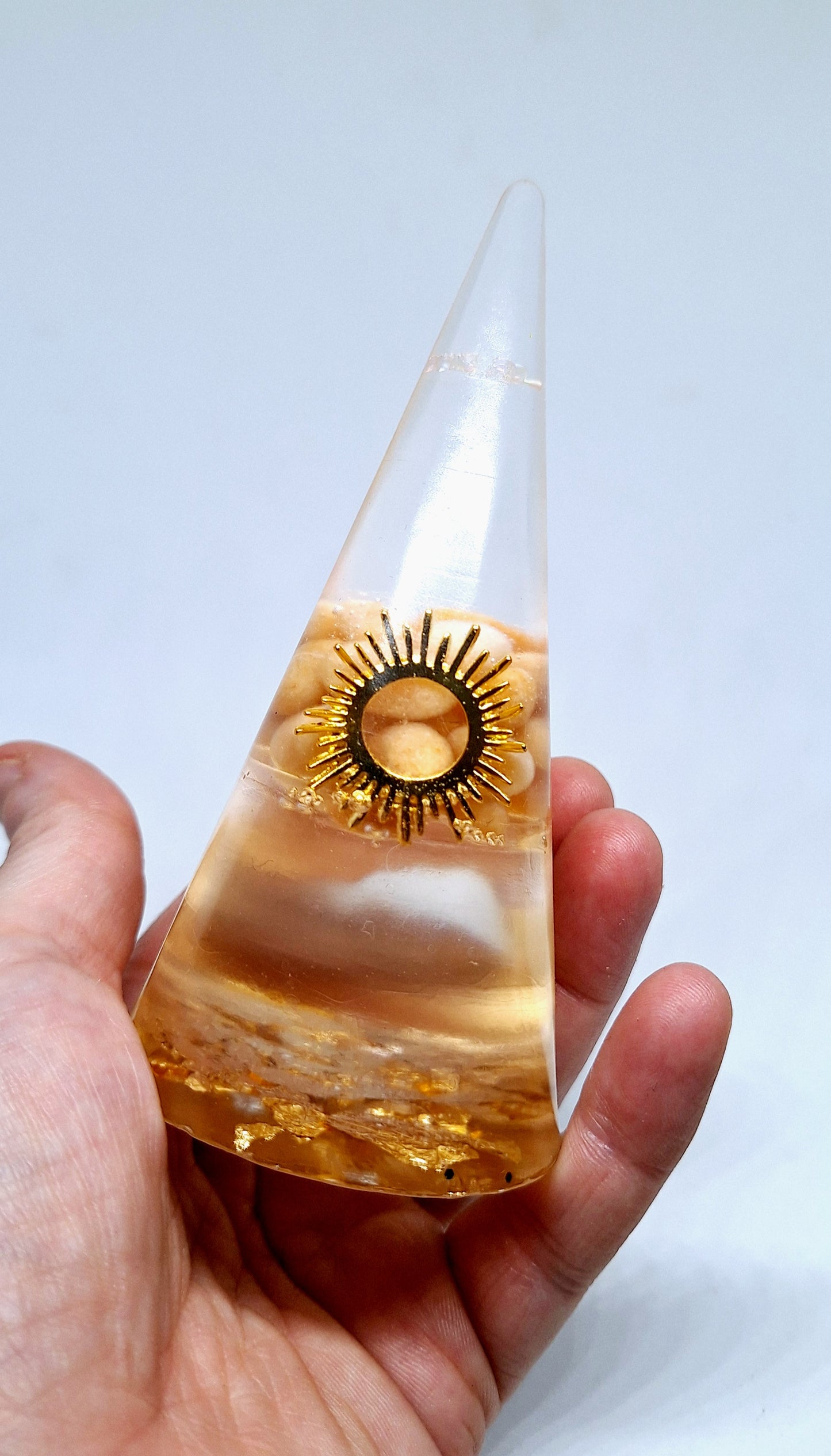Orgonite cône XL - Aventurine orange, soleil, or