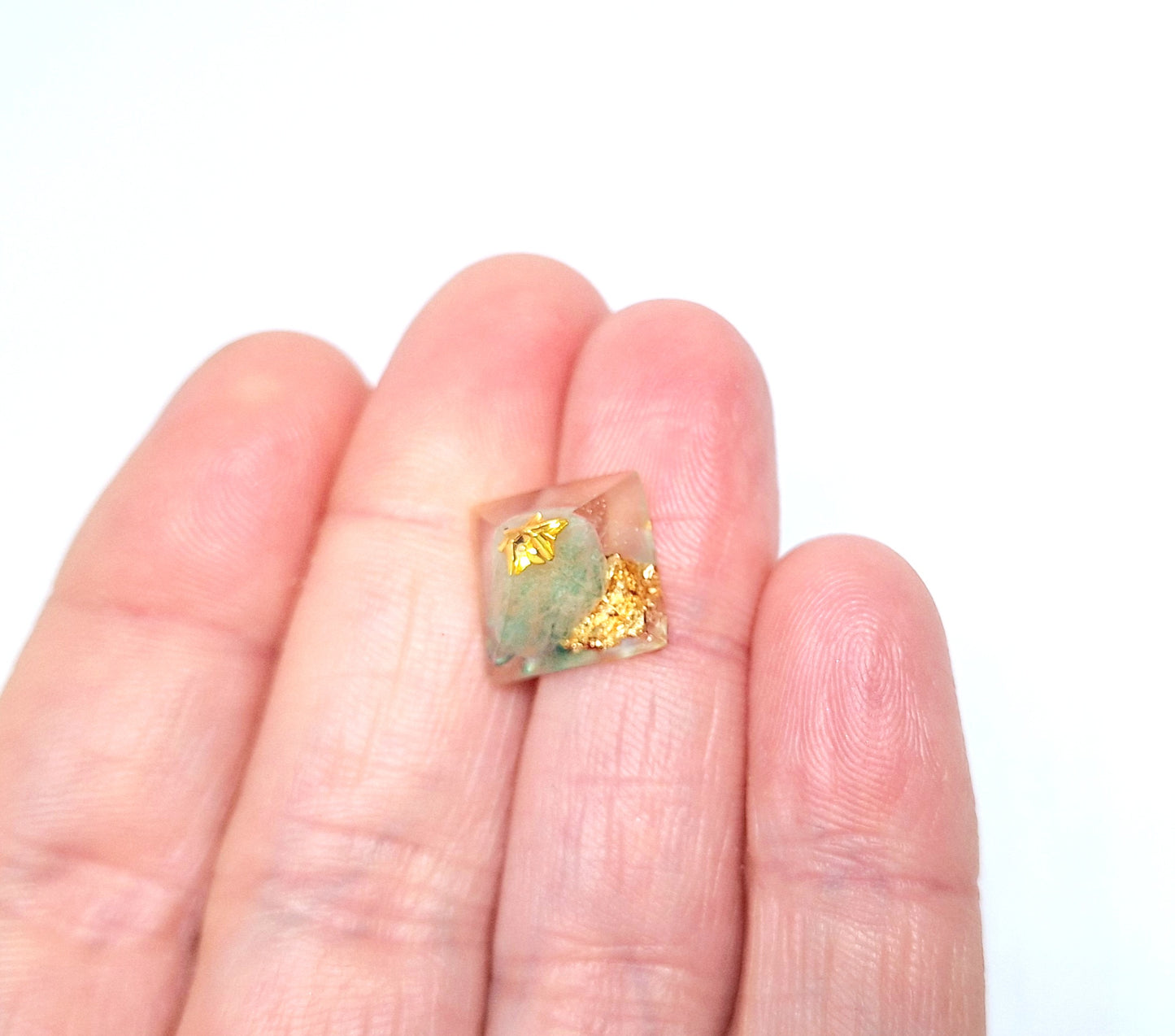 Orgonite pyramide XXXS - Aventurine verte, or 💚