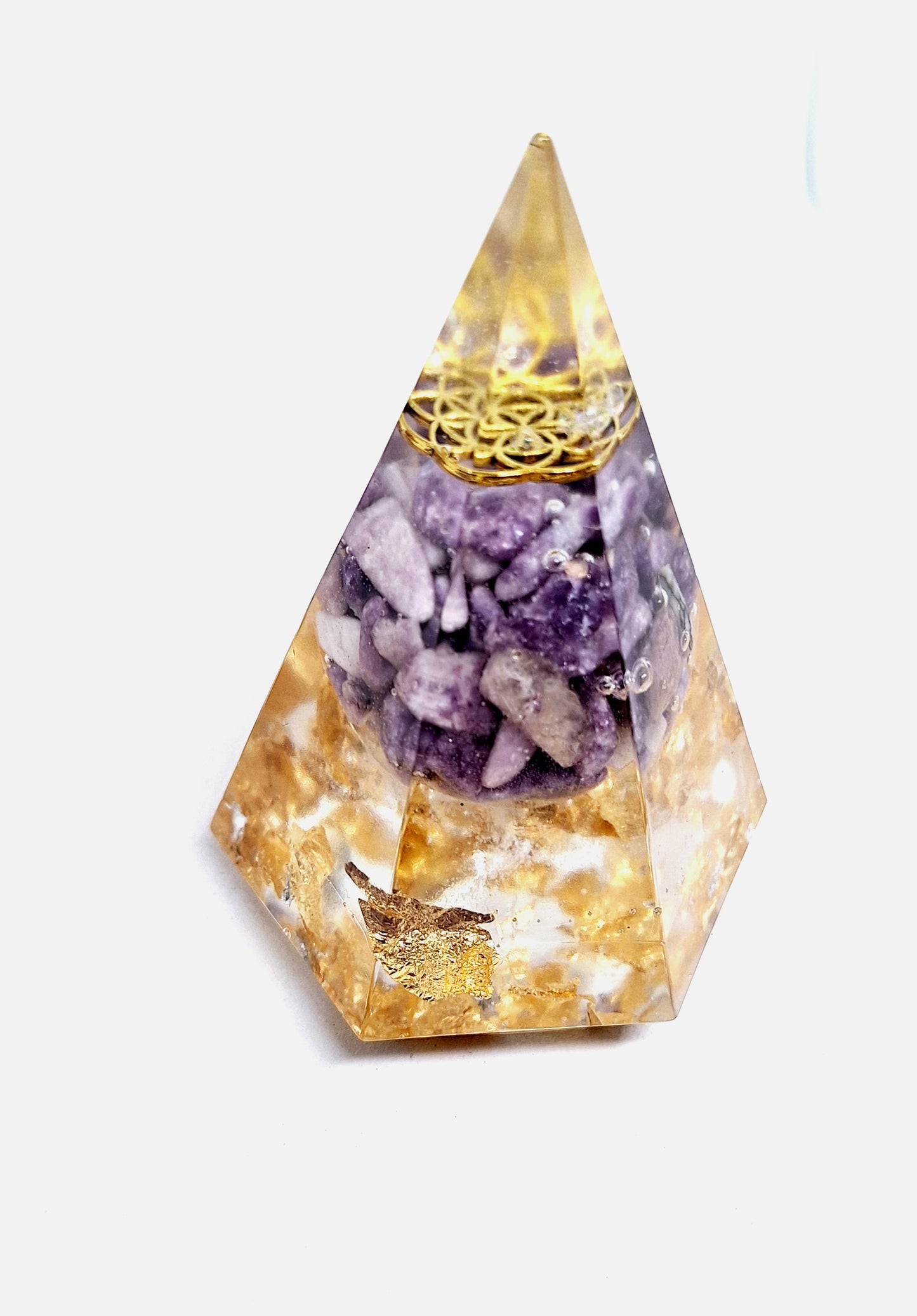 Orgonite - Pyramide pentagonale XL, graine de vie, lépidolite, or