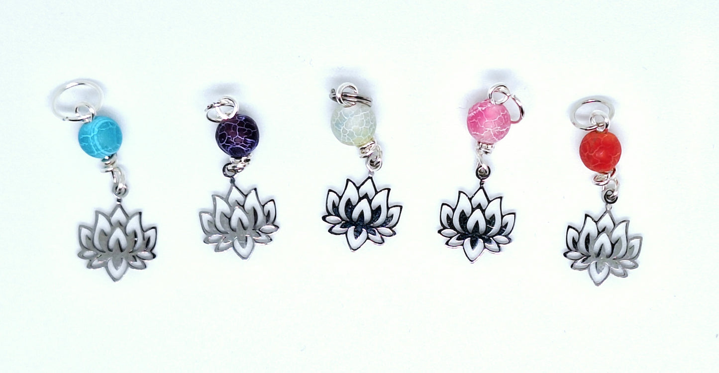 Collier fleur de lotus et pierre