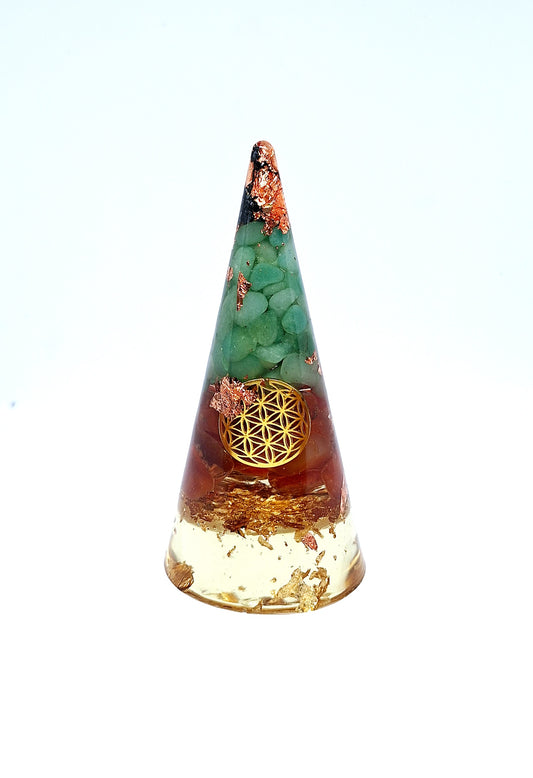 Orgonite cône XL - Aventurine verte et agate rouge, fleur de vie, or et cuivre