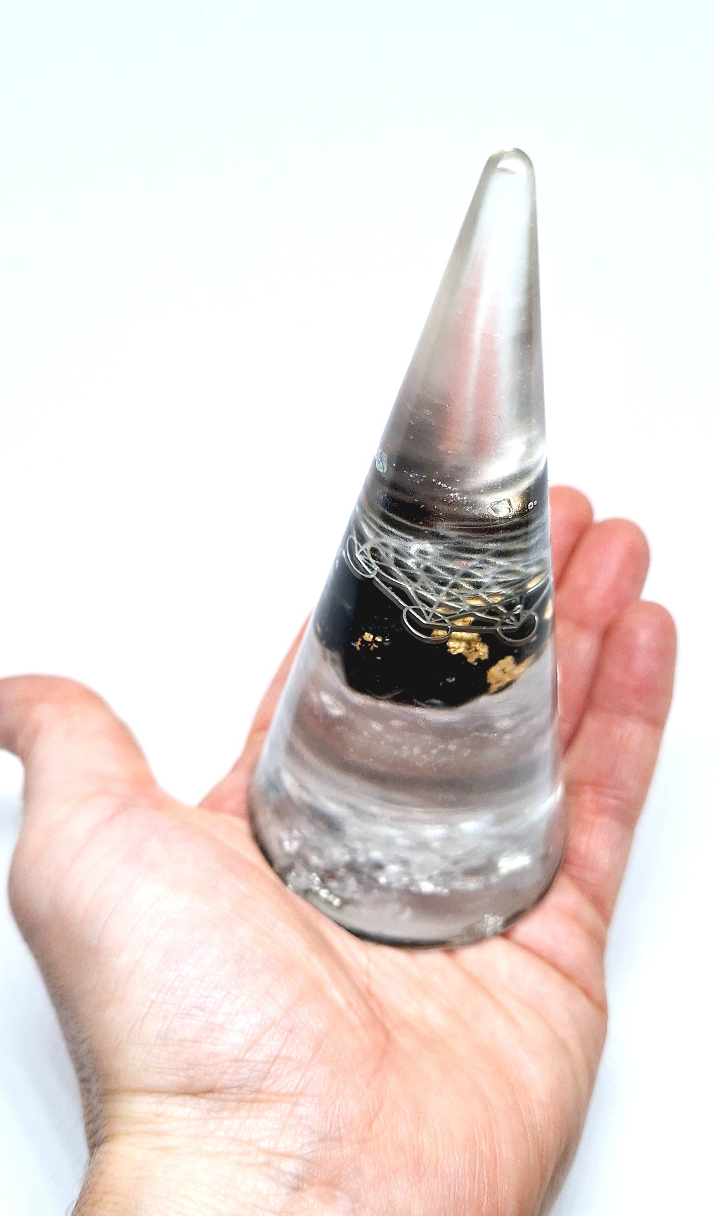 Orgonite cône XL - Obsidienne, Métatron et or, aluminium